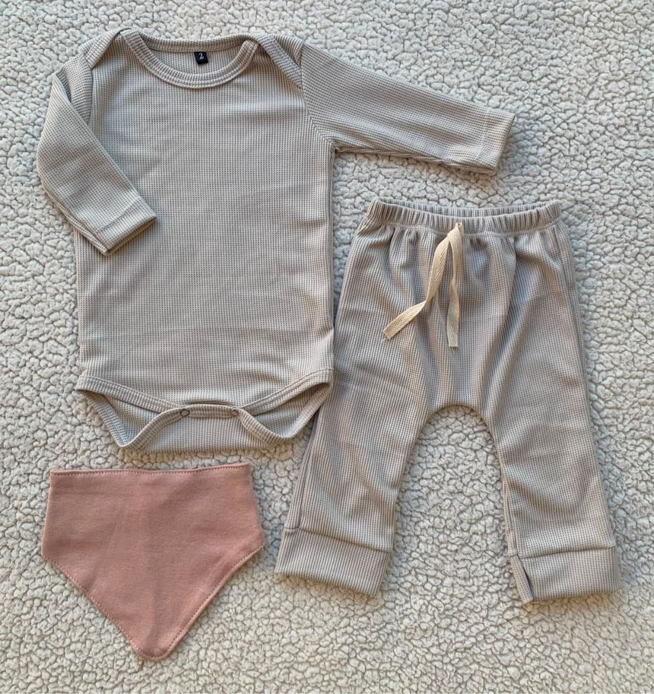 Conjunto Body + Babucha + Babero Miniwaffle